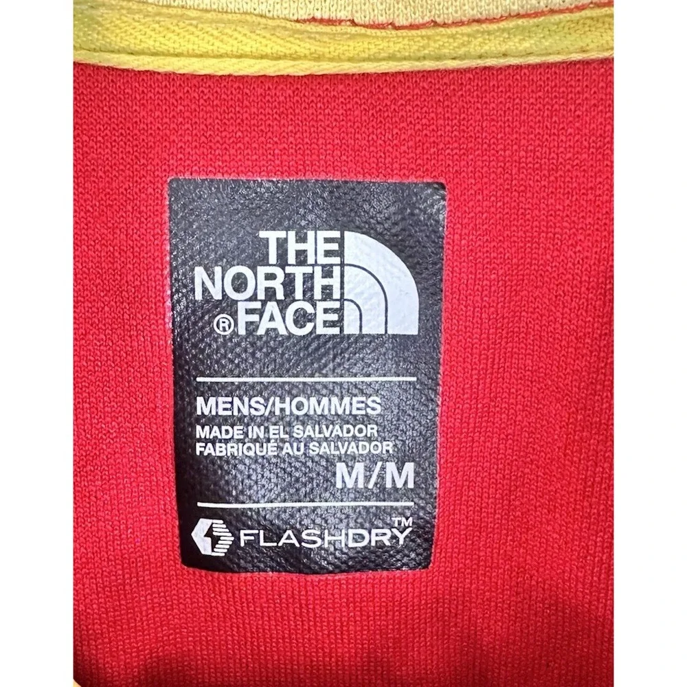 The North Face Flashdry Men's Medium 1/4 Zip SS RED‎ Pullover Short Sleeve